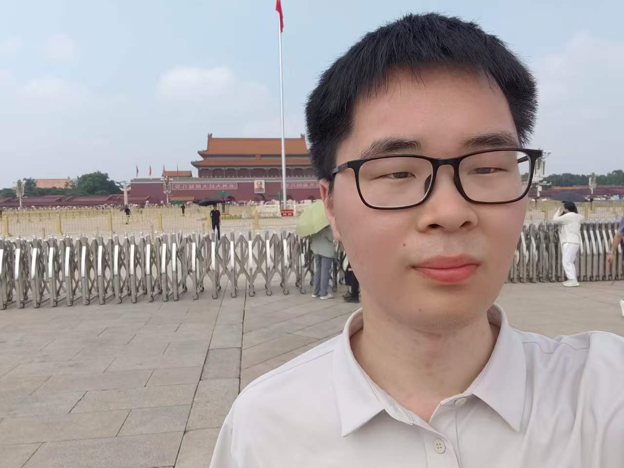 Portrait of Zhilong Xue
